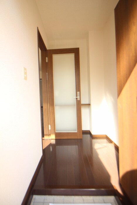 物件内観写真16　(廊下)