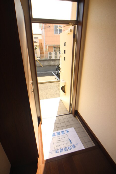 物件内観写真18　(玄関)