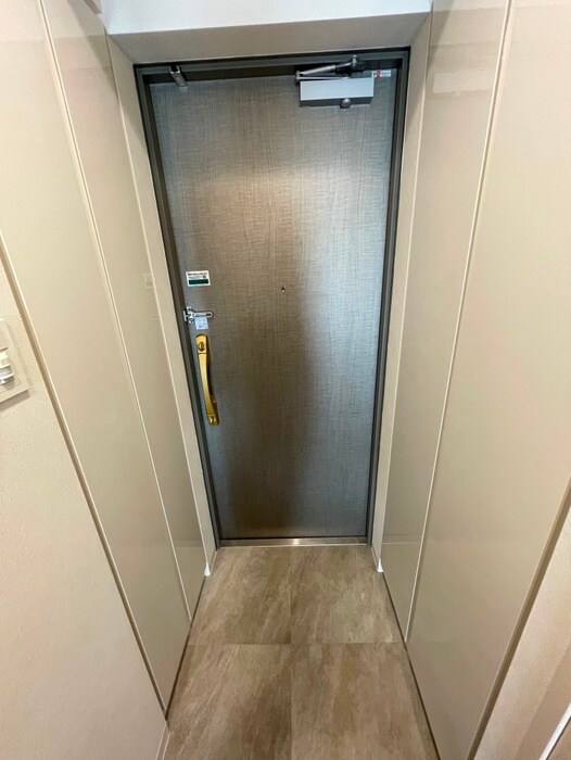 物件内観写真14　(玄関)