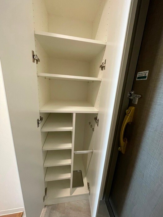 物件内観写真15　(靴箱)