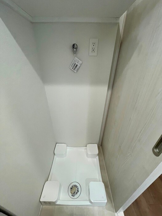 物件内観写真17　(洗濯機置場)