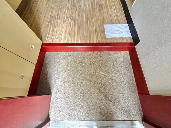 物件内観写真17　(玄関)