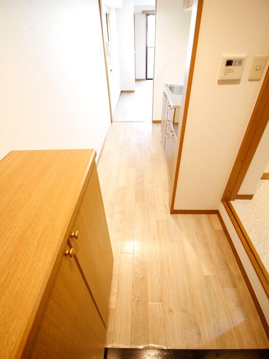 物件内観写真14　(廊下)