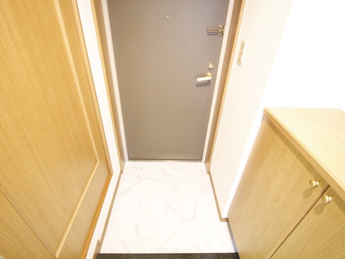 物件内観写真15　(玄関)