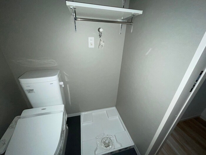物件内観写真12　(洗濯機置場)