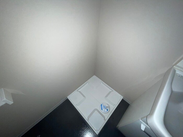 物件内観写真13　(洗濯機置場)