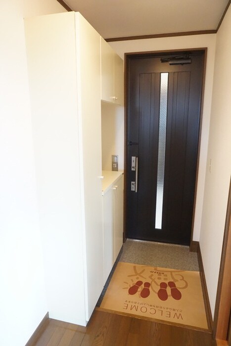 物件内観写真15　(玄関)