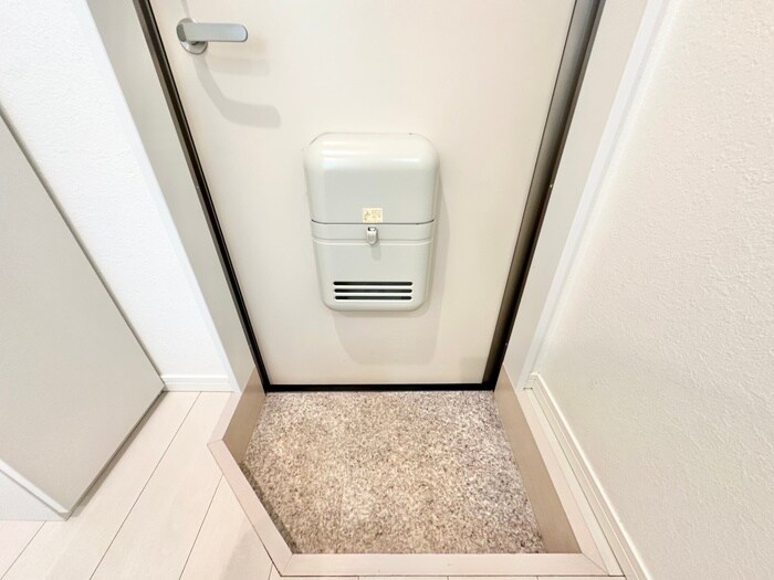 物件内観写真18　(玄関)