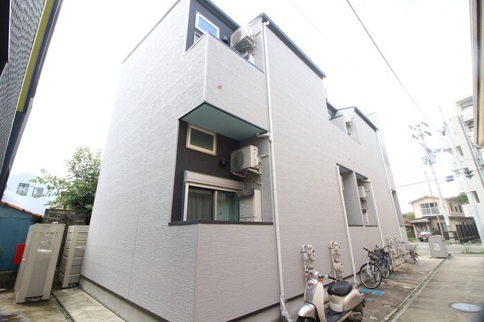 物件外観写真3　(駐輪場)