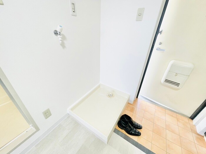 物件内観写真14　(洗濯機置場)