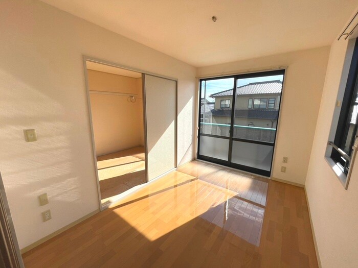 物件内観写真8　(居室)