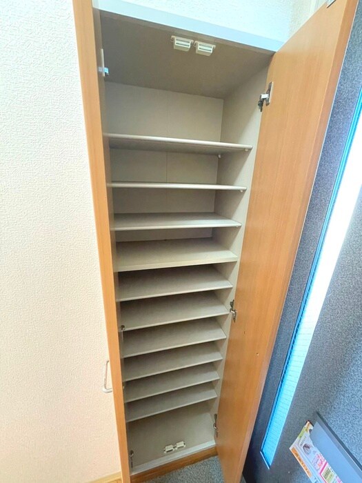 物件内観写真18　(靴箱)