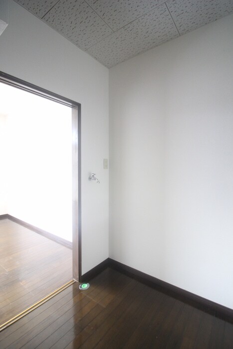 物件内観写真13　(洗濯機置場)