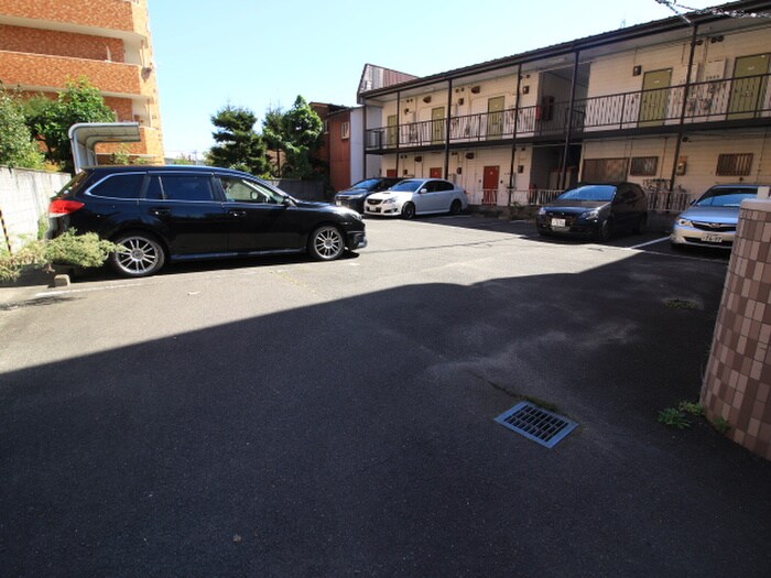 物件外観写真6　(駐車場)