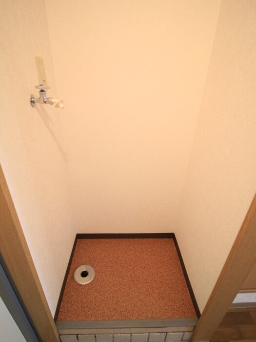 物件内観写真17　(洗濯機置場)