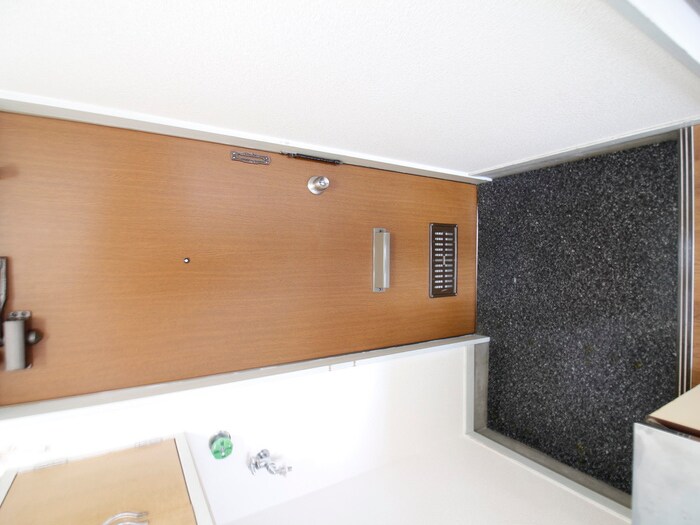 物件内観写真18　(玄関)