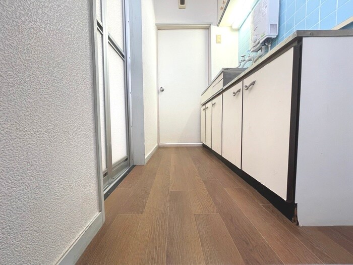 物件内観写真18　(廊下)