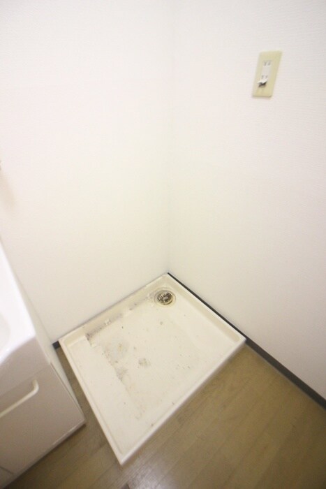 物件内観写真11　(洗濯機置場)