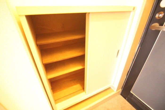 物件内観写真15　(靴箱)