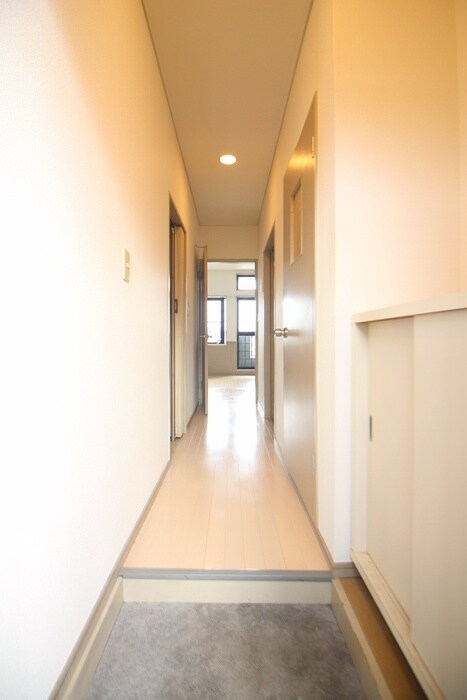 物件内観写真16　(廊下)