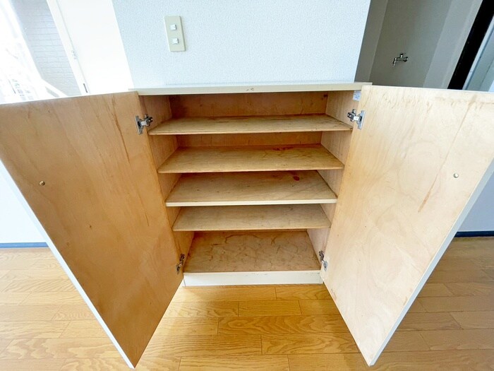 物件内観写真15　(靴箱)