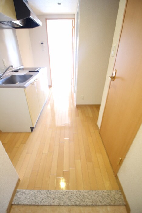 物件内観写真7　(玄関)