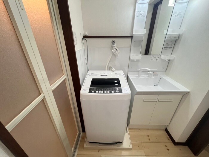 物件内観写真15　(洗濯機置場)