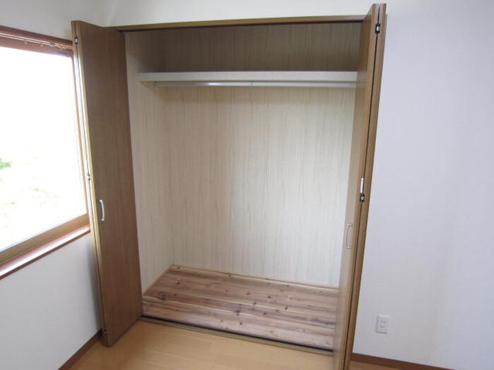 物件内観写真13　(収納)