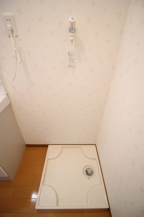 物件内観写真17　(洗濯機置場)