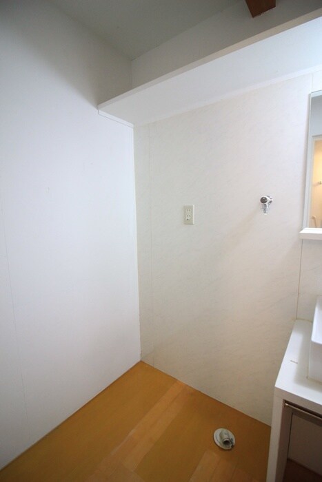 物件内観写真13　(洗濯機置場)