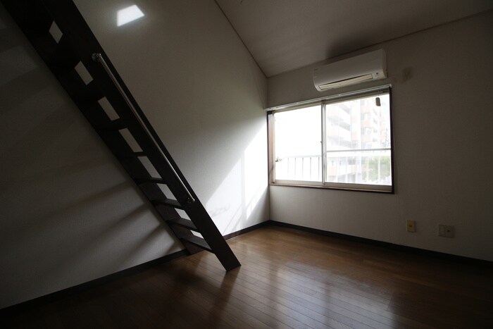 物件内観写真9　(居室)