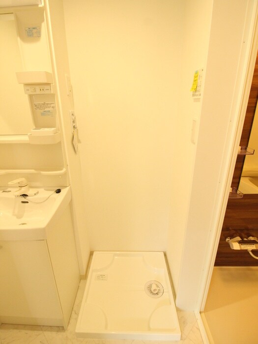 物件内観写真15　(洗濯機置場)