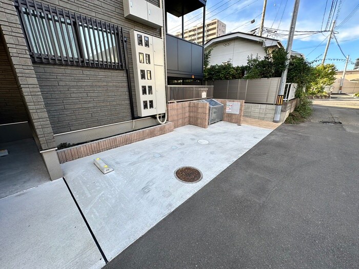 物件外観写真4　(駐車場)