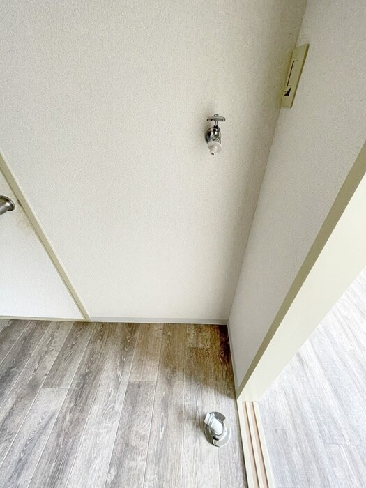 物件内観写真11　(洗濯機置場)