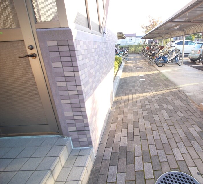 物件外観写真6　(駐輪場)