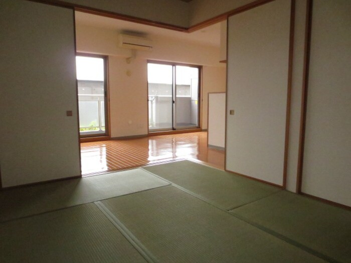 物件内観写真10　(居室)