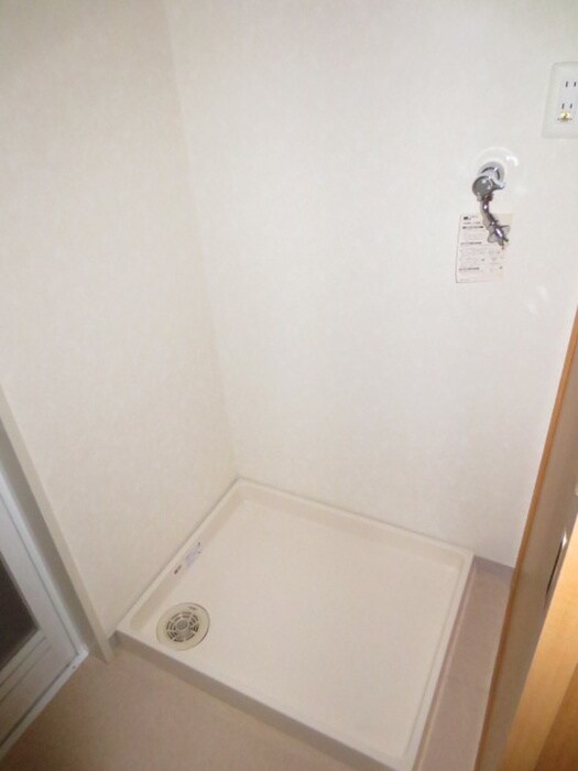 物件内観写真13　(洗濯機置場)