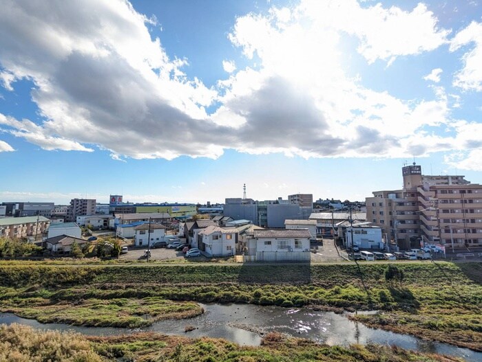 物件内観写真16　(室内からの展望)