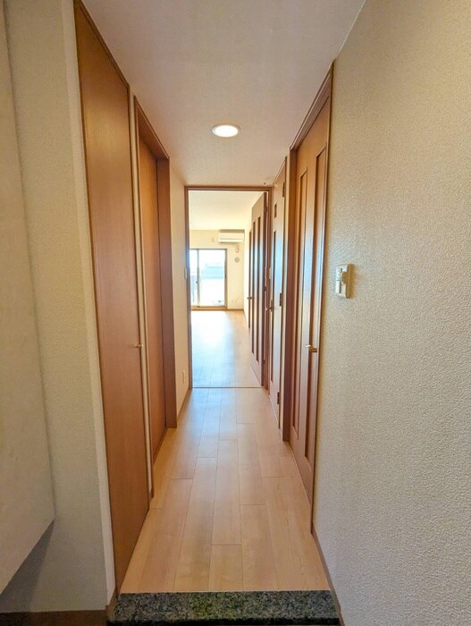 物件内観写真21　(廊下)