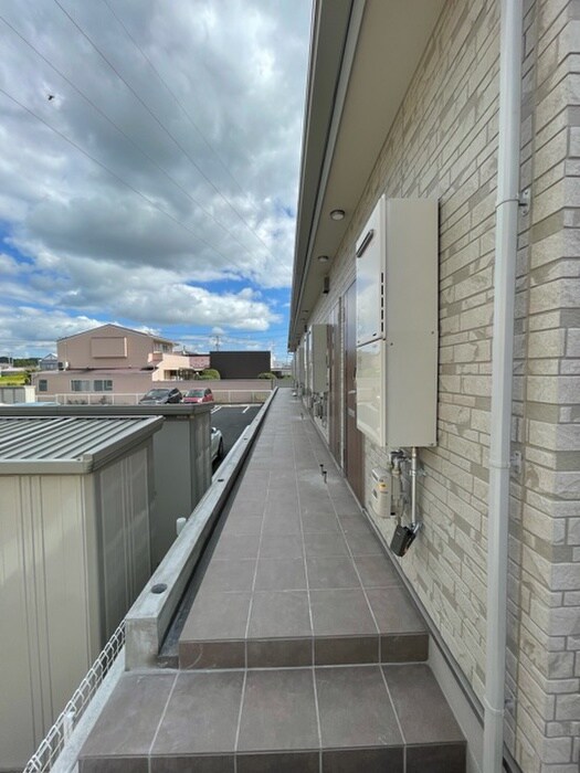 物件外観写真5　(エントランス部分)