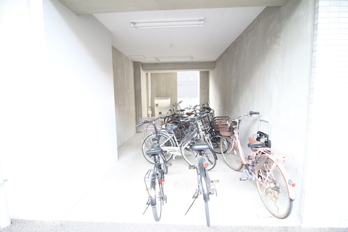 物件外観写真5　(駐輪場)