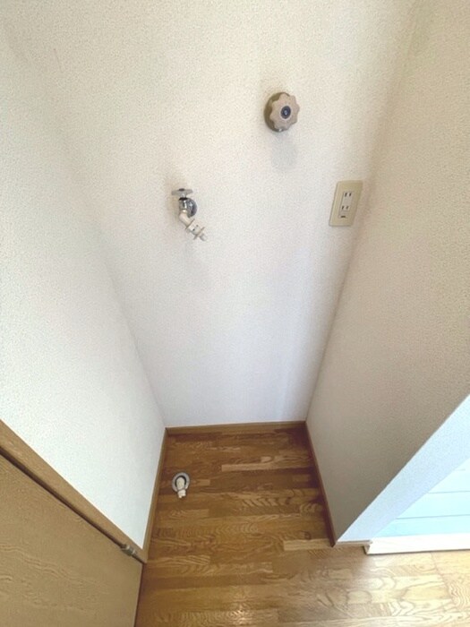 物件内観写真11　(洗濯機置場)