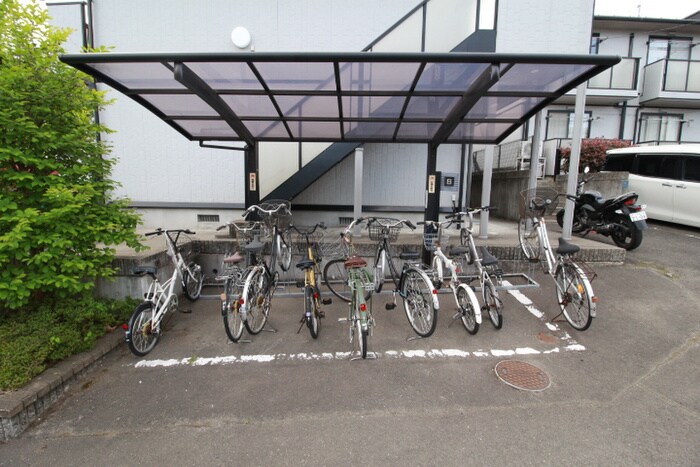 物件外観写真2　(駐輪場)