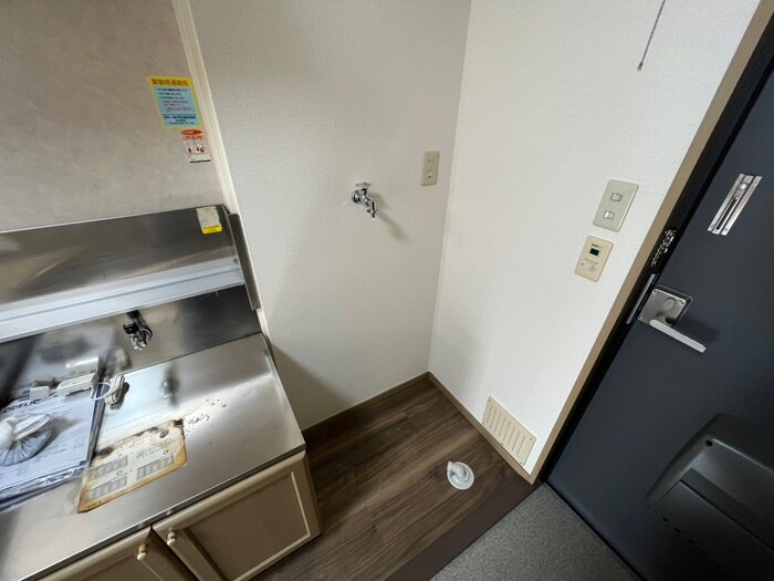 物件内観写真14　(洗濯機置場)