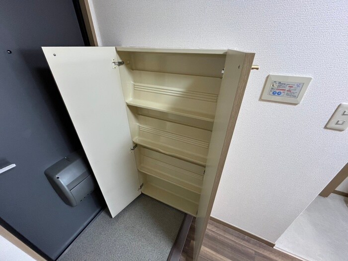 物件内観写真15　(靴箱)