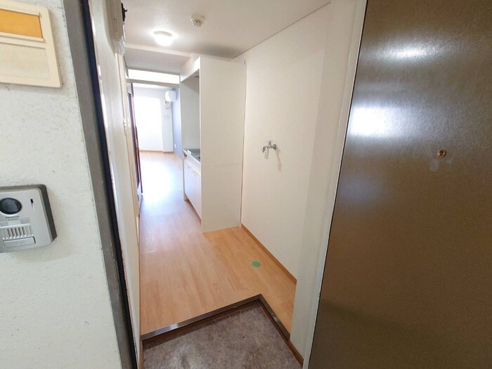 物件内観写真18　(玄関)