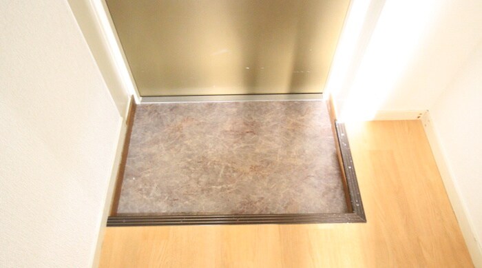 物件内観写真18　(玄関)