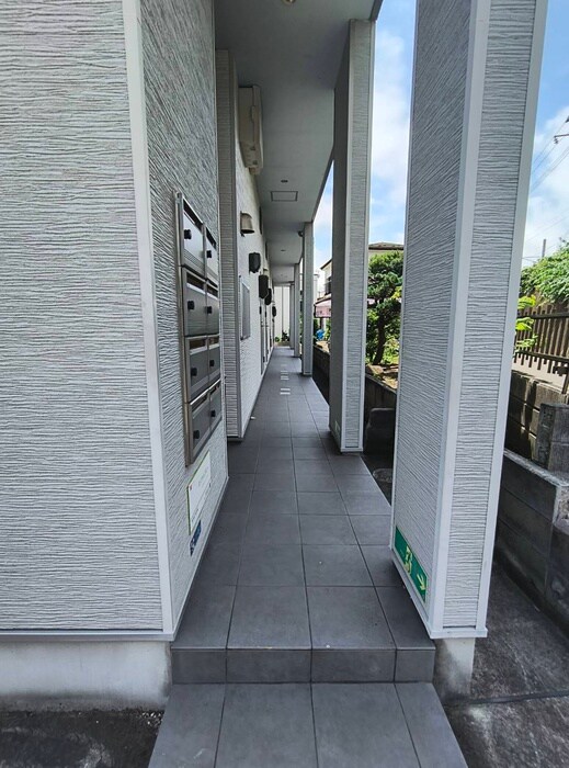 物件外観写真5　(エントランス部分)