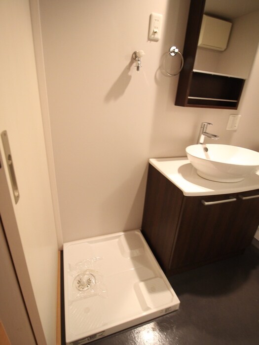 物件内観写真11　(洗濯機置場)