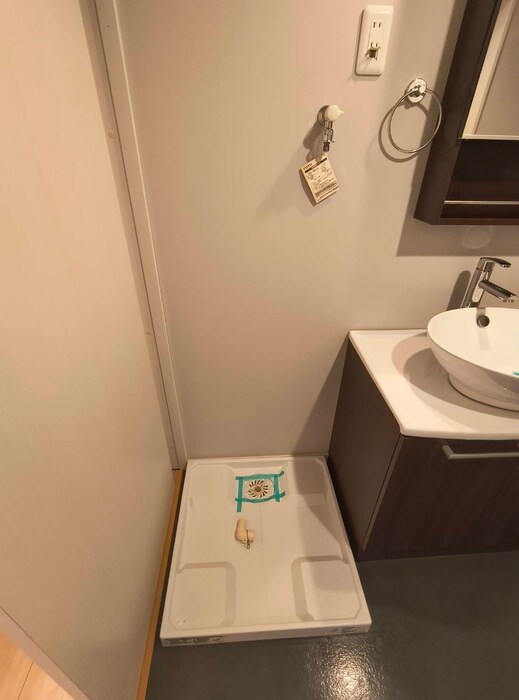 物件内観写真11　(洗濯機置場)